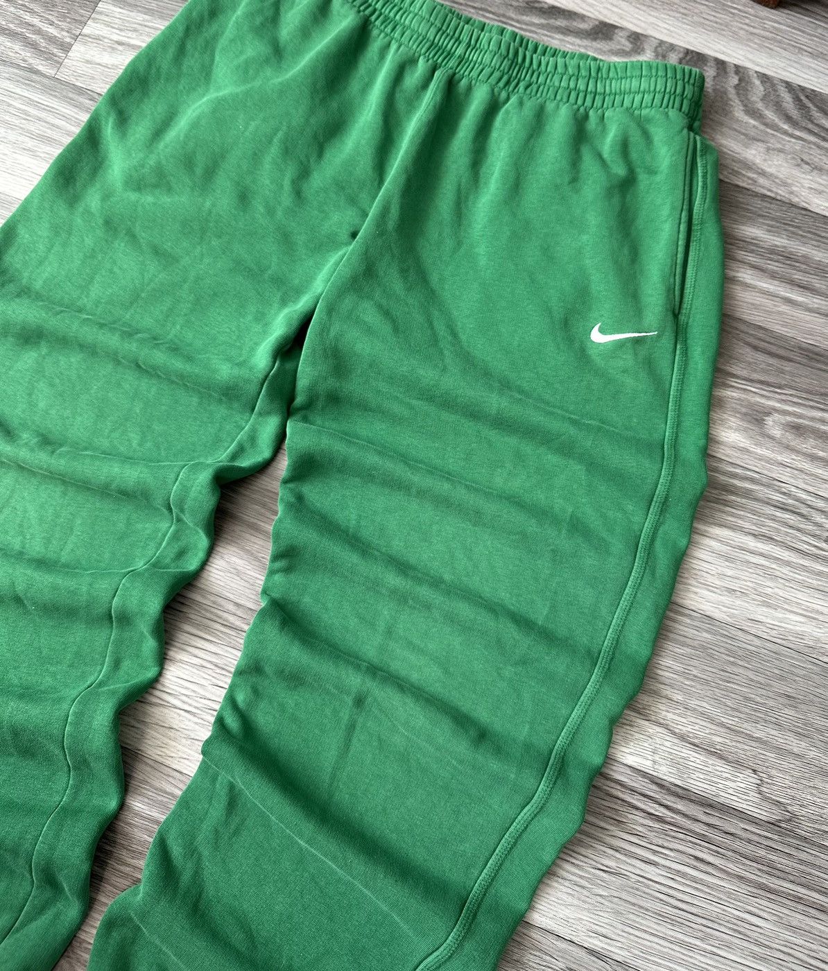 Nike Nike Vintage Green Baggy Jogger Sweatpants Small Swoosh hype Size US 32 / EU 48 - 2 Thumbnail