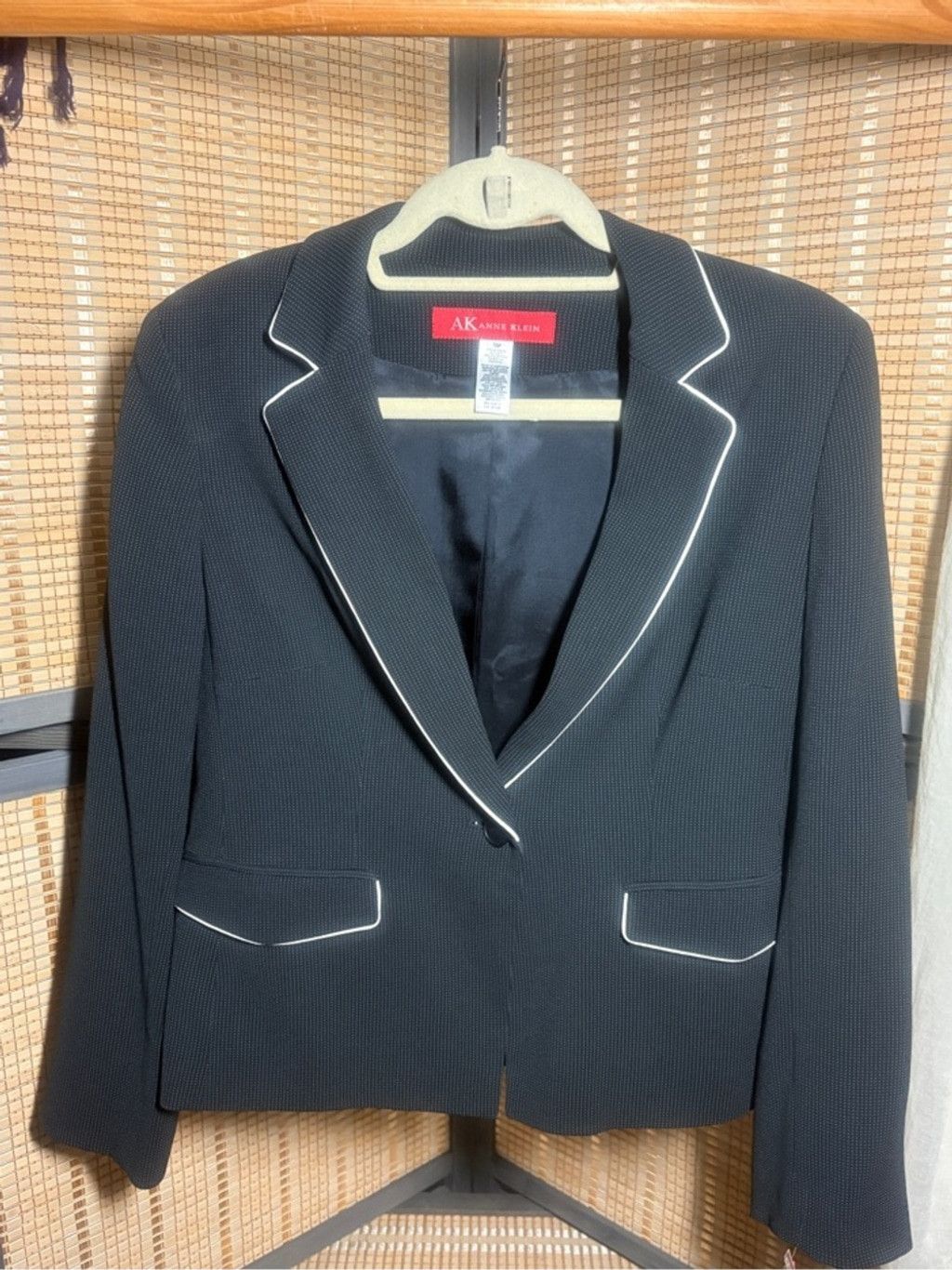 Anne Klein Anne Klein Black Blazer with White Trim petite Size L / US 10 / IT 46 - 1 Thumbnail