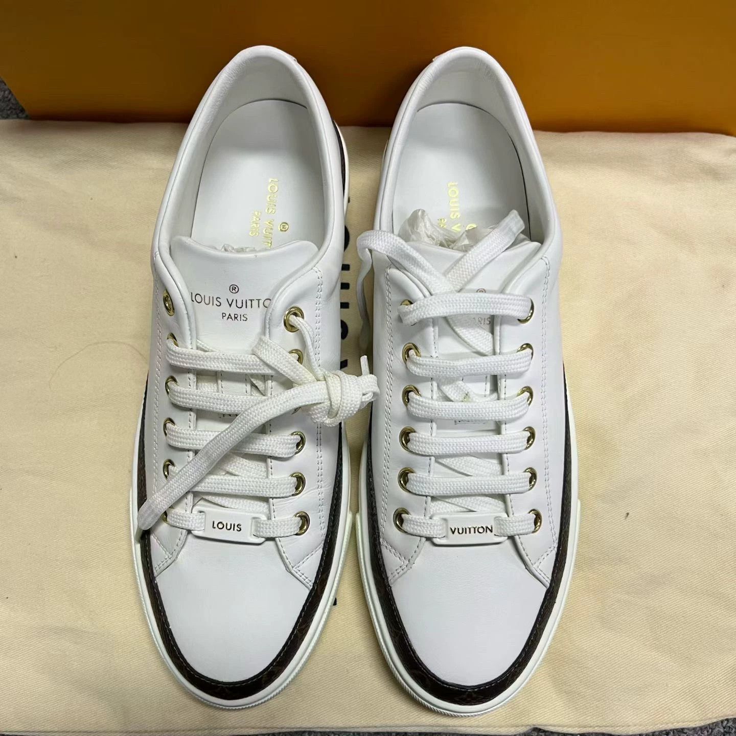 Louis Vuitton louis vuitton white low-top lace-up sneakers Size US 7.5 / EU 40-41 - 3 Thumbnail