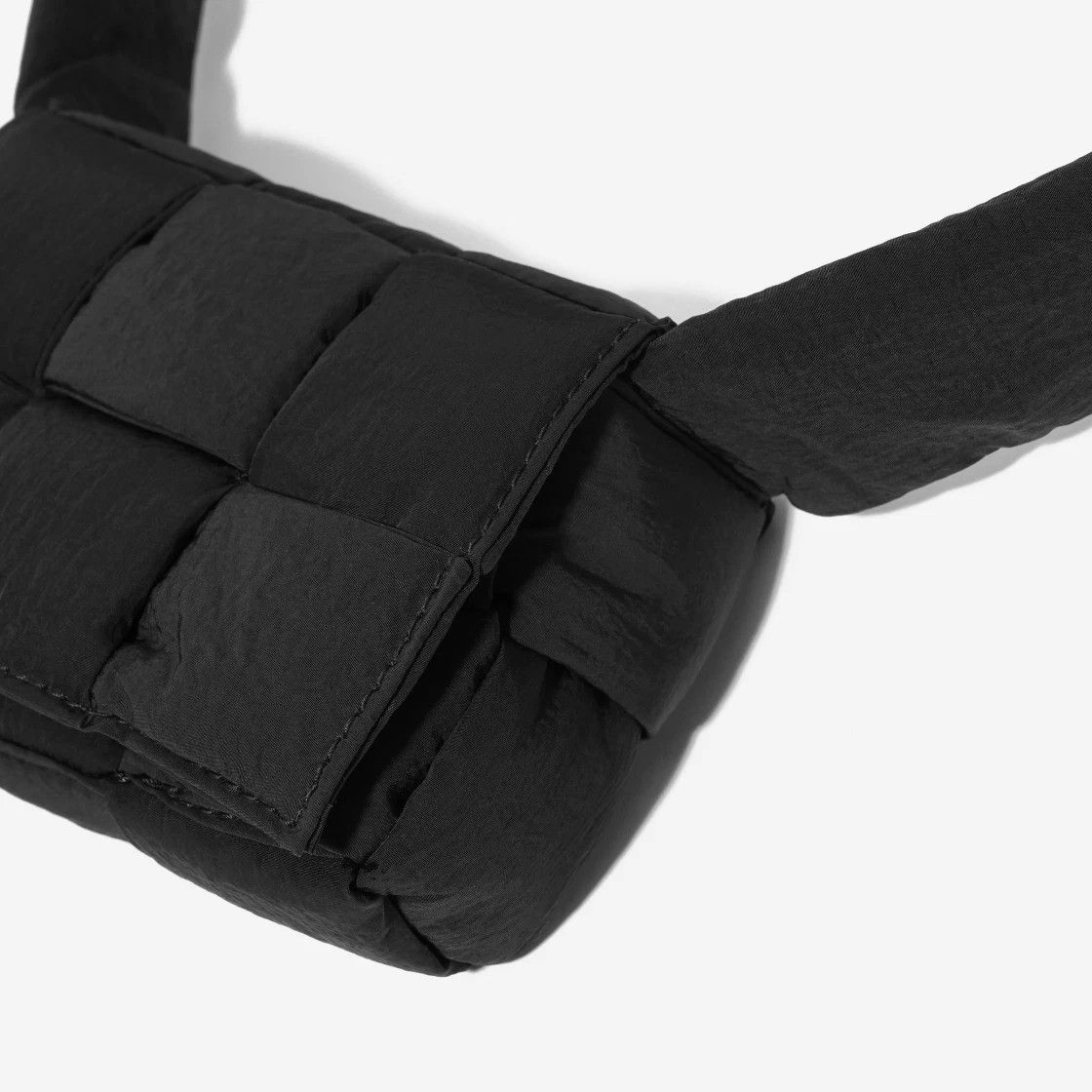 Bottega Veneta o1n1vont0125 Size: OS / Mini Padded Tech Cassette Bag Size ONE SIZE - 5 Thumbnail