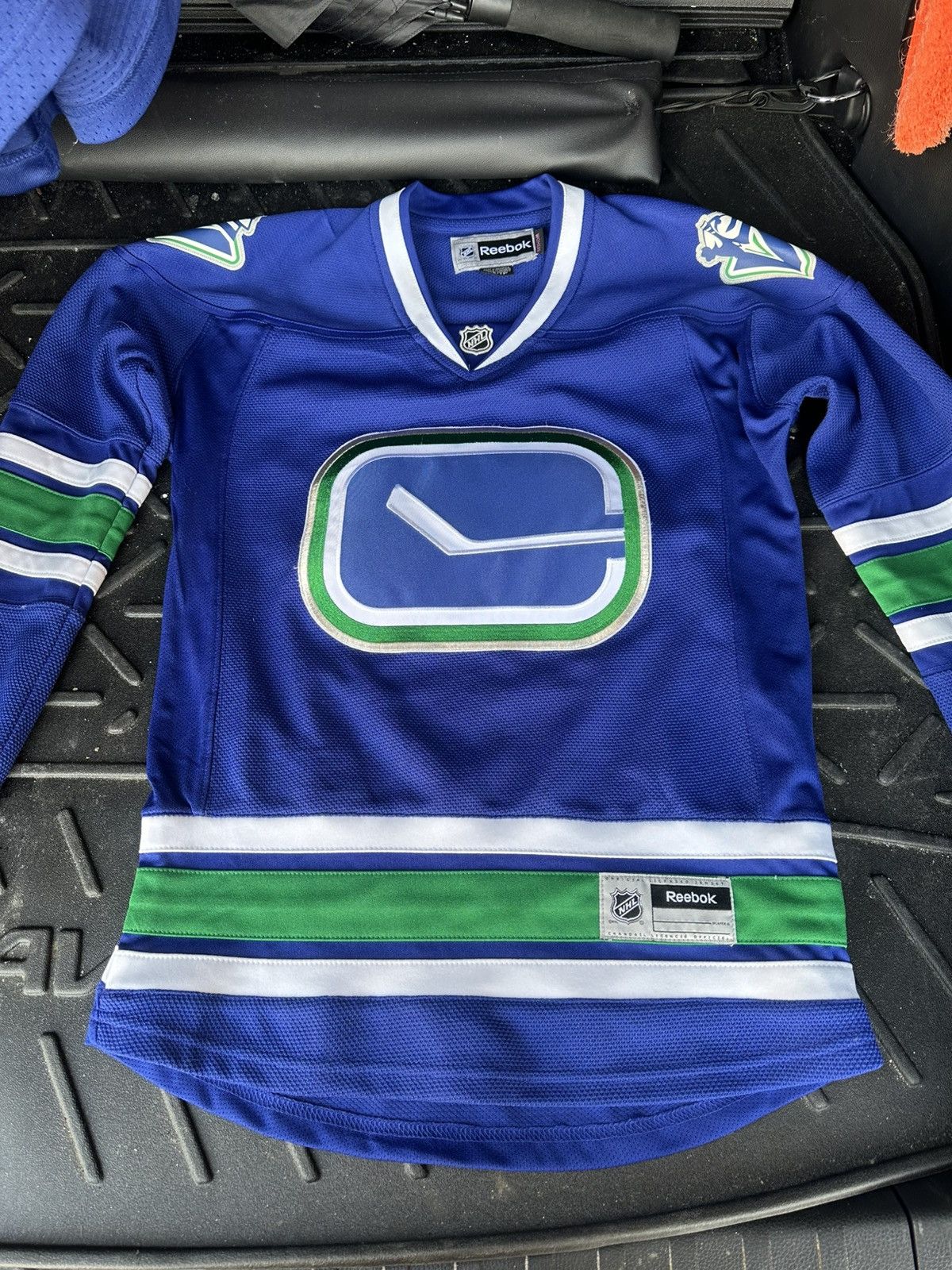 NHL × Vintage OFFICIAL VTG REEBOK NHL Vancouver CANUCKS JERSEY STITCHED Size US XS / EU 42 / 0 - 1 Thumbnail