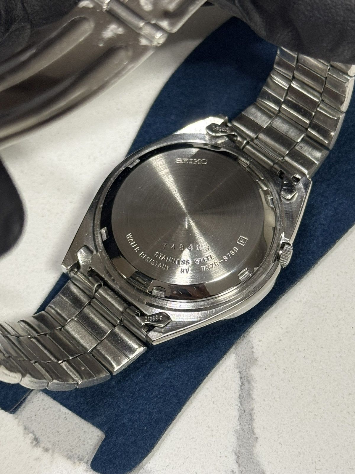 Seiko Vintage Seiko 5 7S26-8760 ‘Red Ticker’ Size 38 - 16 Thumbnail