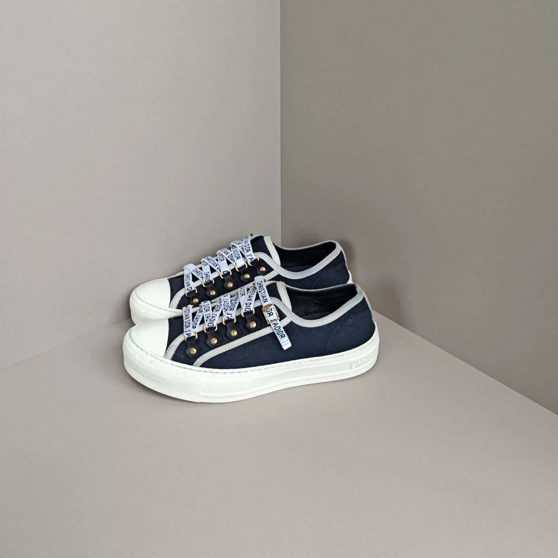 Dior Dior Canvas Lowtop Sneakers us_5 Women Size US 5 / IT 35 - 1 Thumbnail