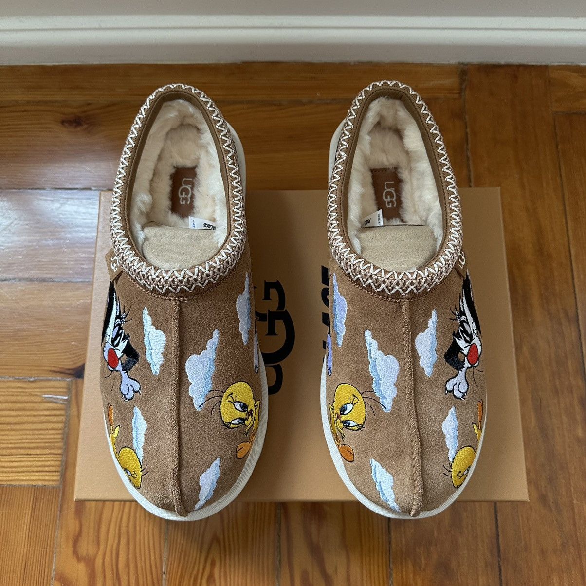 Palace × Ugg Palace UGG Looney Tunes Tasman Slipper Chestnut - Size 42 Size US 9 / EU 42 - 4 Thumbnail