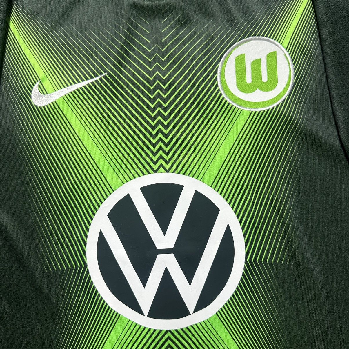Nike WOLFSBURG NIKE 2019/2020 FOOTBALL HOME JERSEY #9 WEGHORST Size US L / EU 52-54 / 3 - 4 Thumbnail