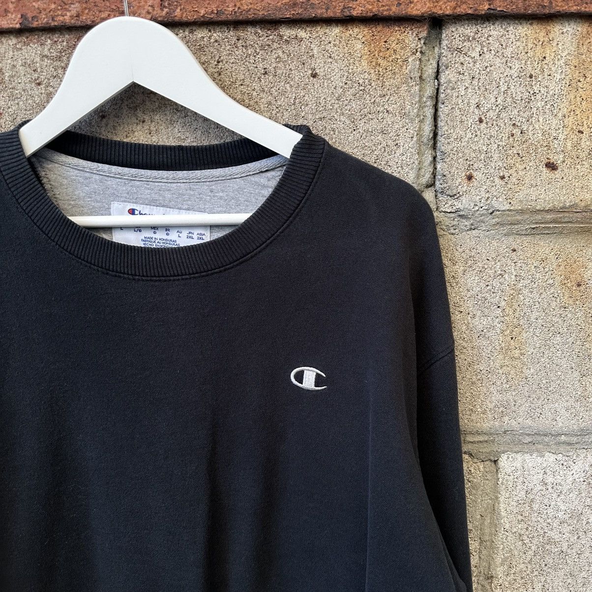 Champion Vintage Champion Sweatshirt Small Logo Y2K 00s USA Size L Size US L / EU 52-54 / 3 - 4 Thumbnail