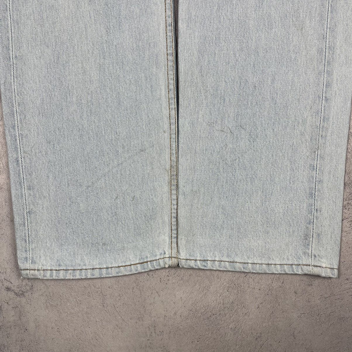 Levi's Vintage Levi’s 501 baby blue made in USA jeans 1993 Size US 34 / EU 50 - 14 Thumbnail