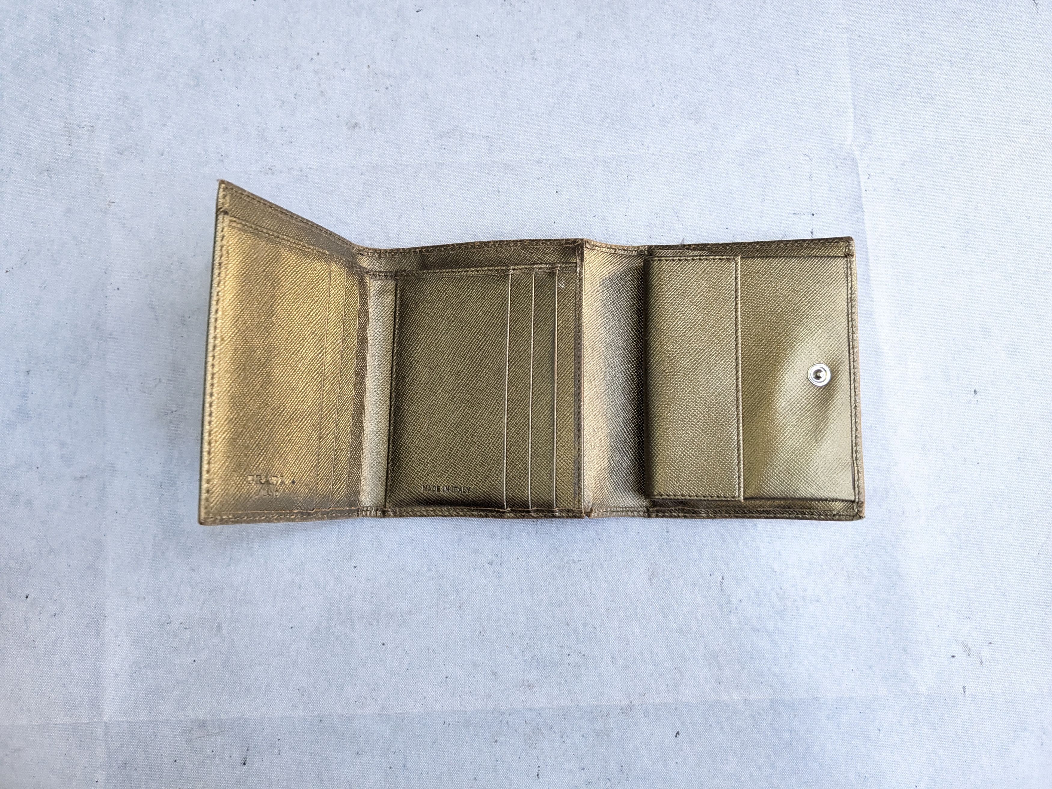 Prada Prada Wallet Gold Leather Trifold Cardholder Y2K Size ONE SIZE - 11 Thumbnail