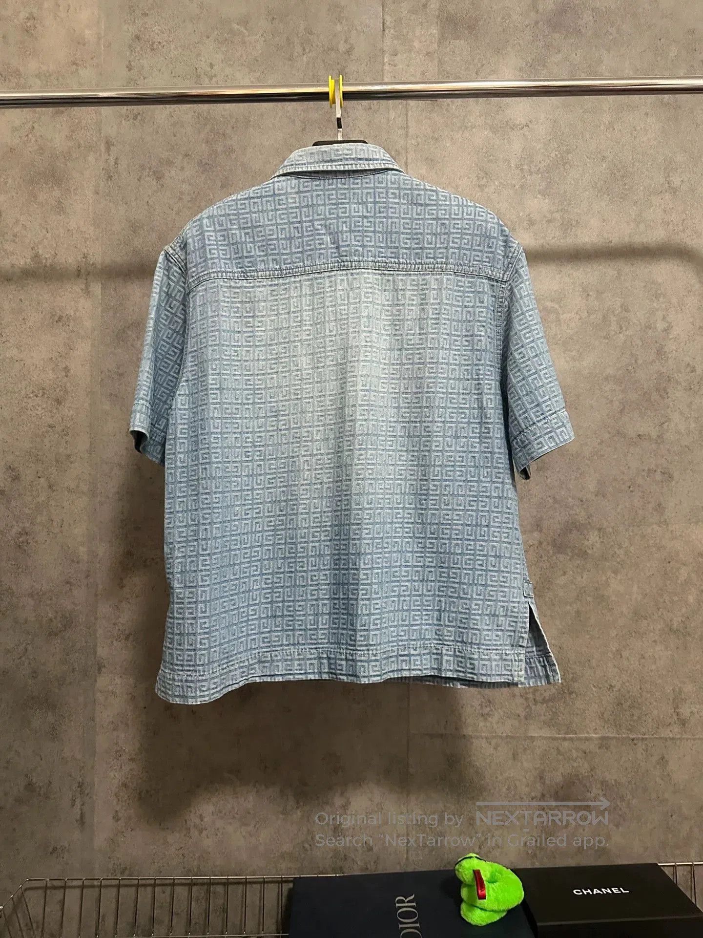 Givenchy Givenchy 4G Print Denim Short-Sleeve Shirt Jacket. Size US L / EU 52-54 / 3 - 4 Thumbnail