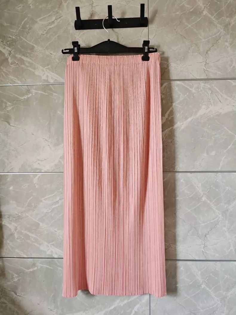 Issey Miyake Issey Miyake size:1 Pink pleated skirt Size 31" - 2 Thumbnail