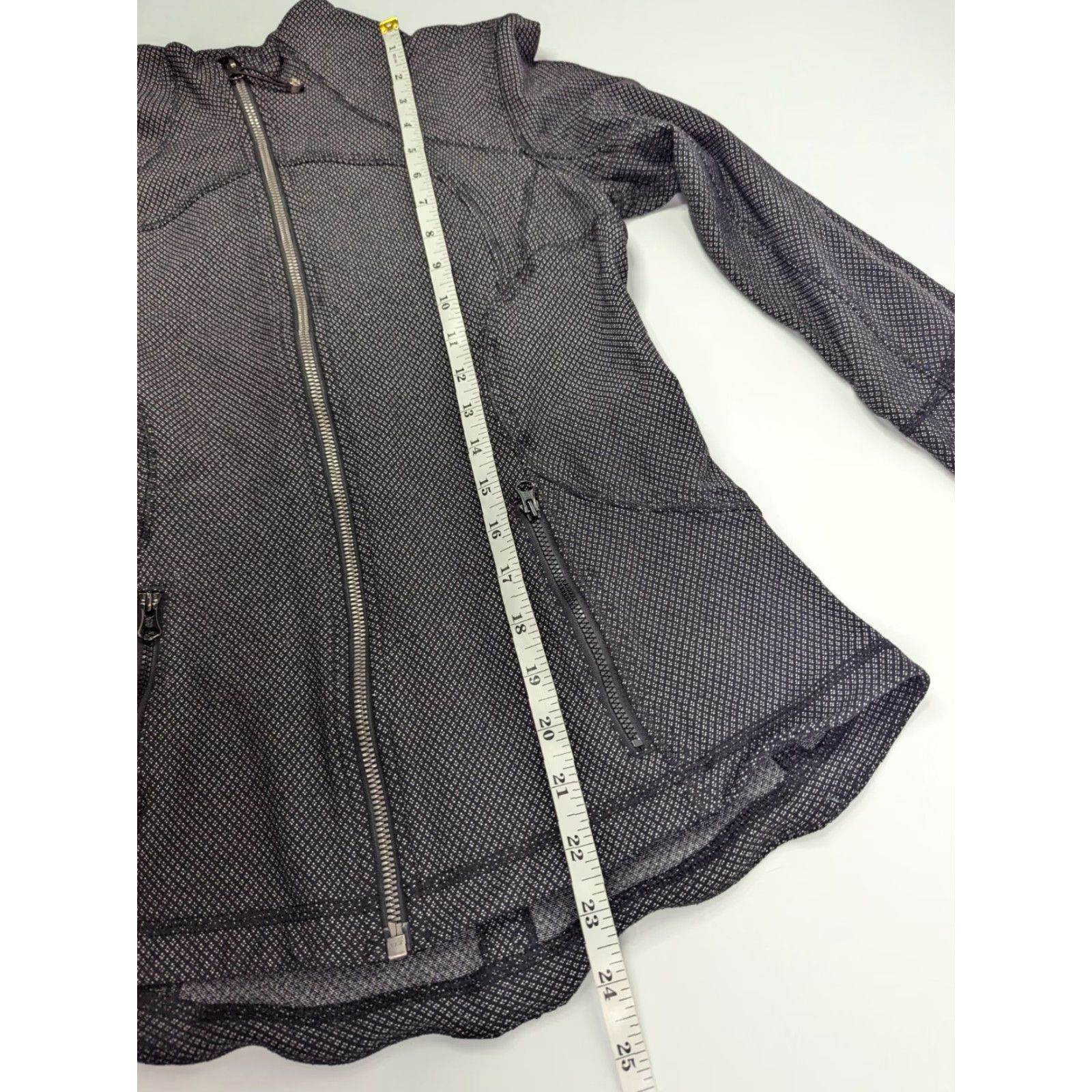 Lululemon Lululemon Define Jacket Zip Up Grey Size 6 Activewear Gym Running Athletic Women Jacket Regular Size Gray Roses Basic Jacket Nike Size M / US 6-8 / IT 42-44 - 6 Thumbnail