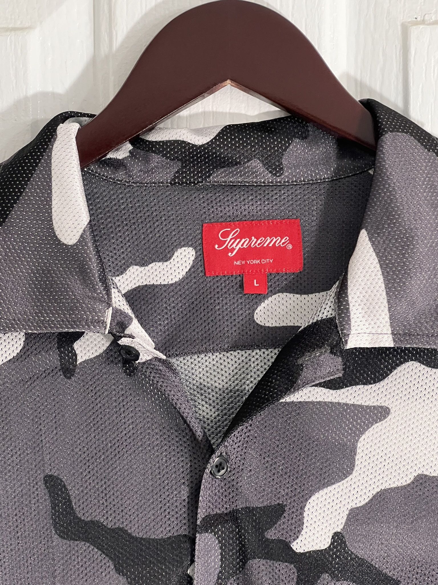 Supreme SUPREME Camo Shirt Button Down Snow Black Large FW20 Size US L / EU 52-54 / 3 - 3 Thumbnail