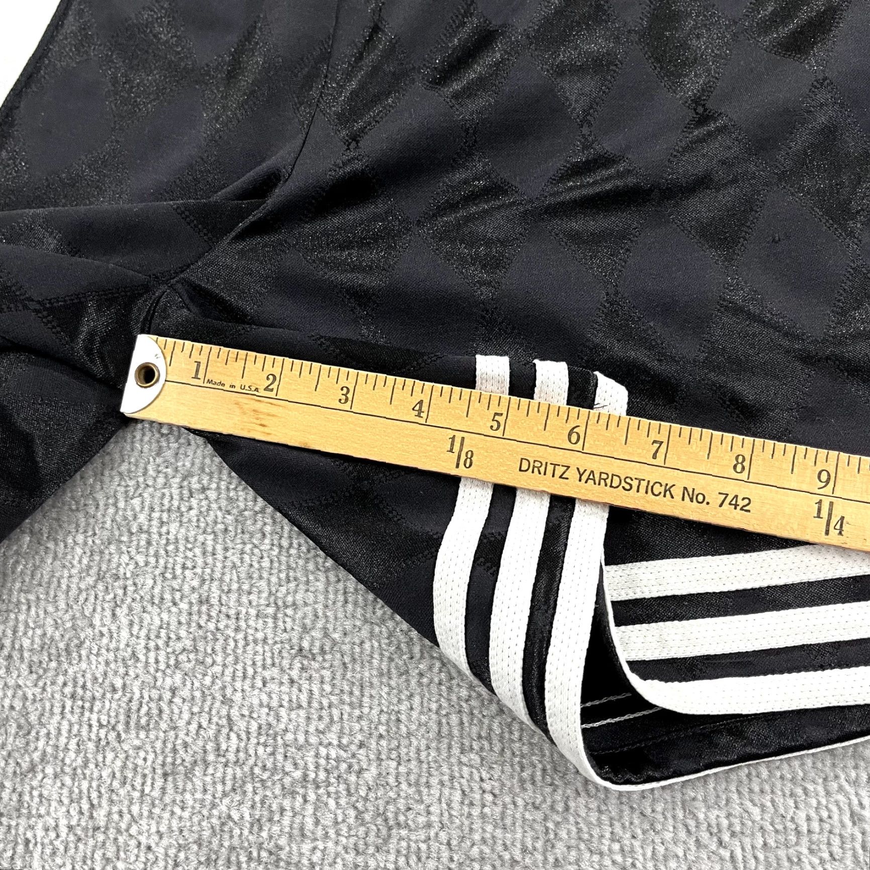 Adidas VINTAGE Size US 31 - 6 Thumbnail