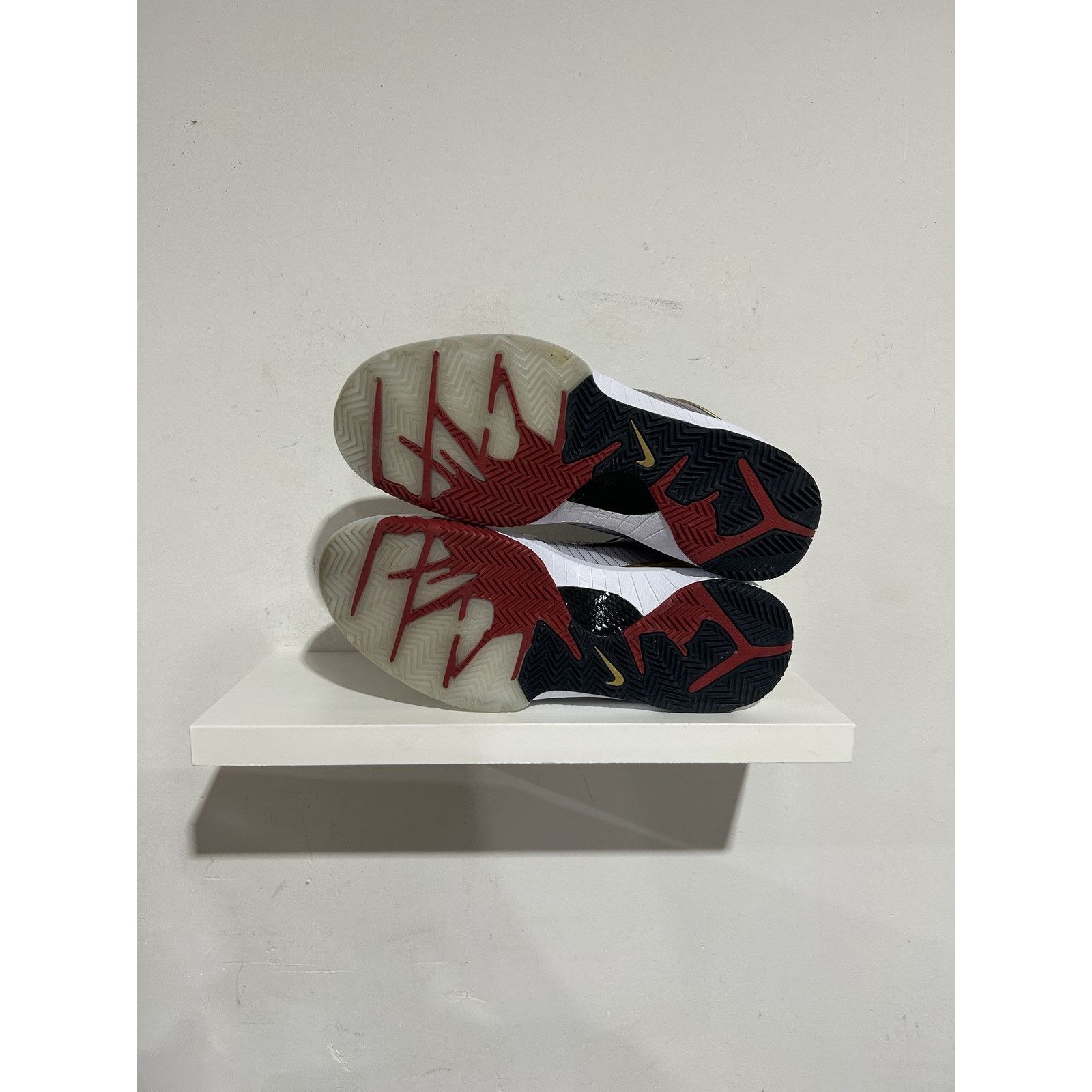 Other KOBE 4 PROTRO GOLD MEDAL 2024 SIZE 10.5 PREOWNED Size US 10.5 / EU 43-44 - 3 Thumbnail