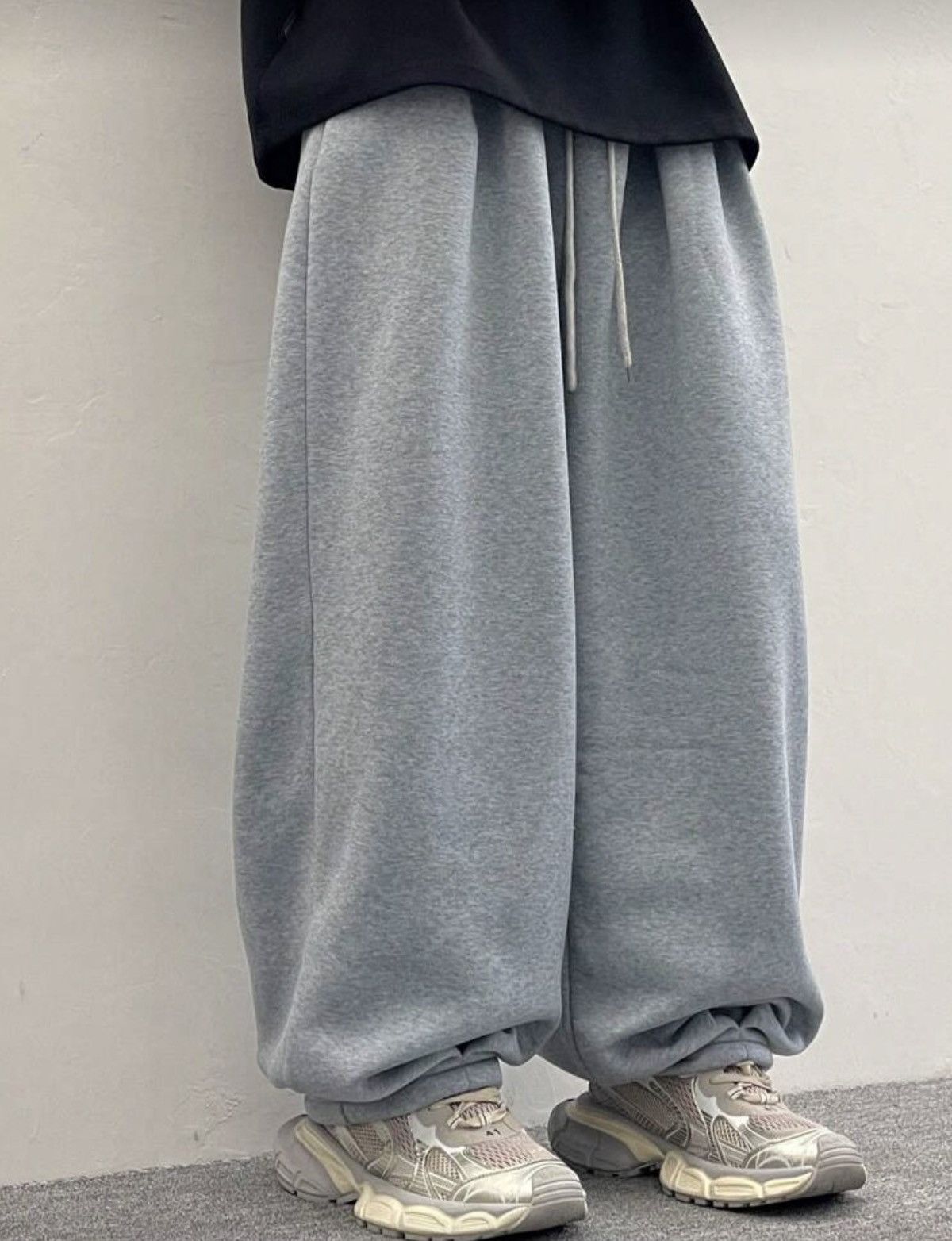 Japanese Brand Wide-Leg Baggy Sweatpants Size US 33 - 3 Thumbnail
