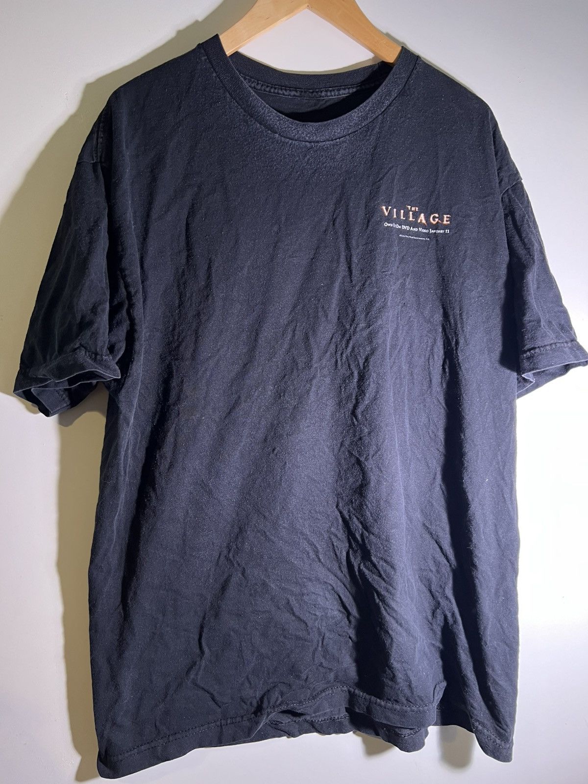 Vintage Y2K 2000’s VTG Vintage The Village Horror Movie Film T Shirt Size US XL / EU 56 / 4 - 1 Thumbnail