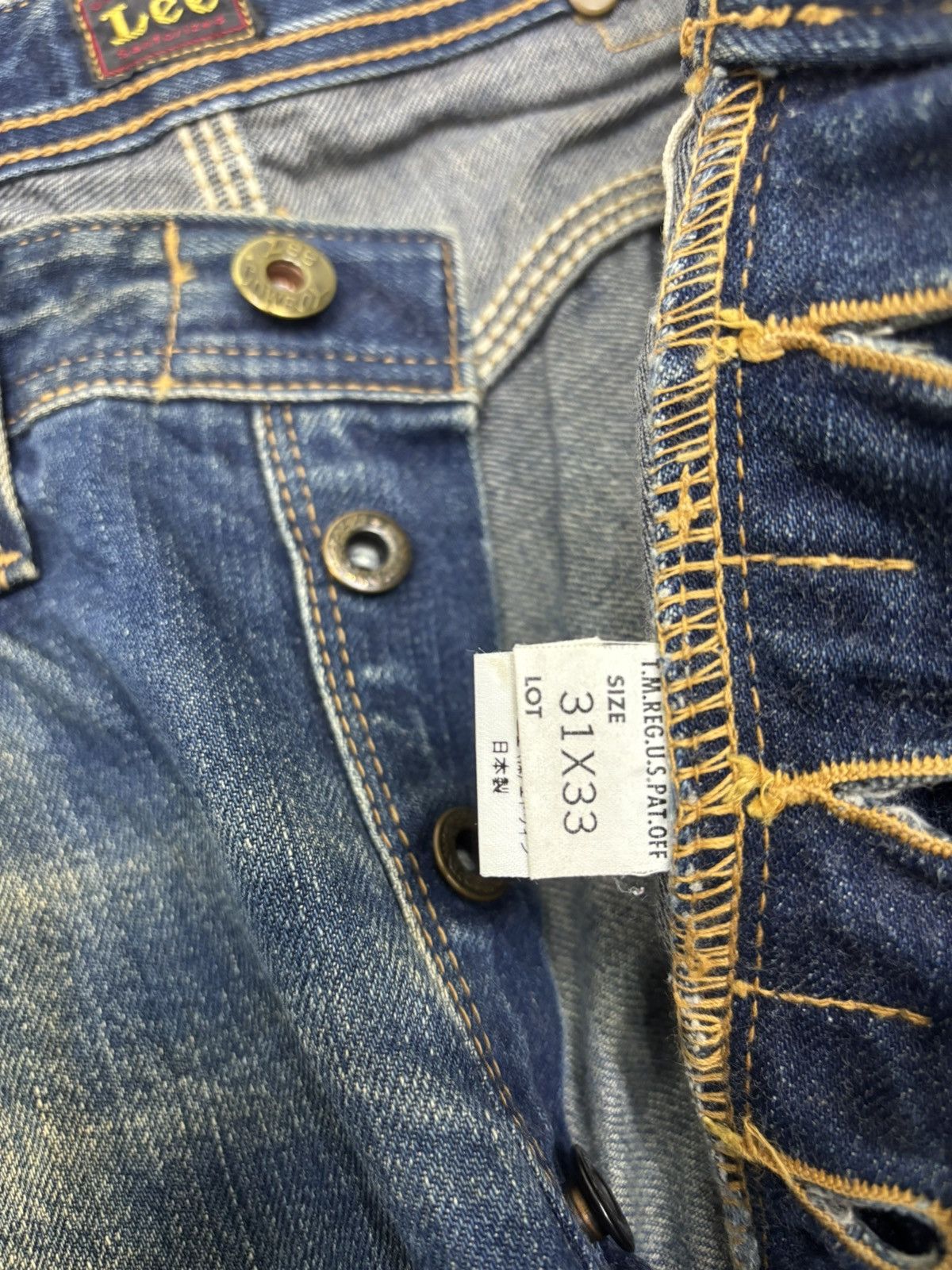 Lee 🔥VINTAGE LEE COWBOY SELVEDGE BUCKLE BACK DISTRESSED DENIM Size US 31 - 13 Thumbnail