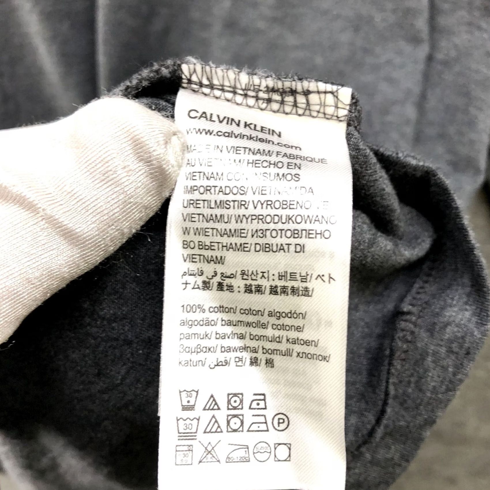 Calvin Klein Calvin Klein Liquid Touch Long Sleeve T Shirt Mens XXL Gray V-Neck Cotton Size US XXL / EU 58 / 5 - 6 Thumbnail