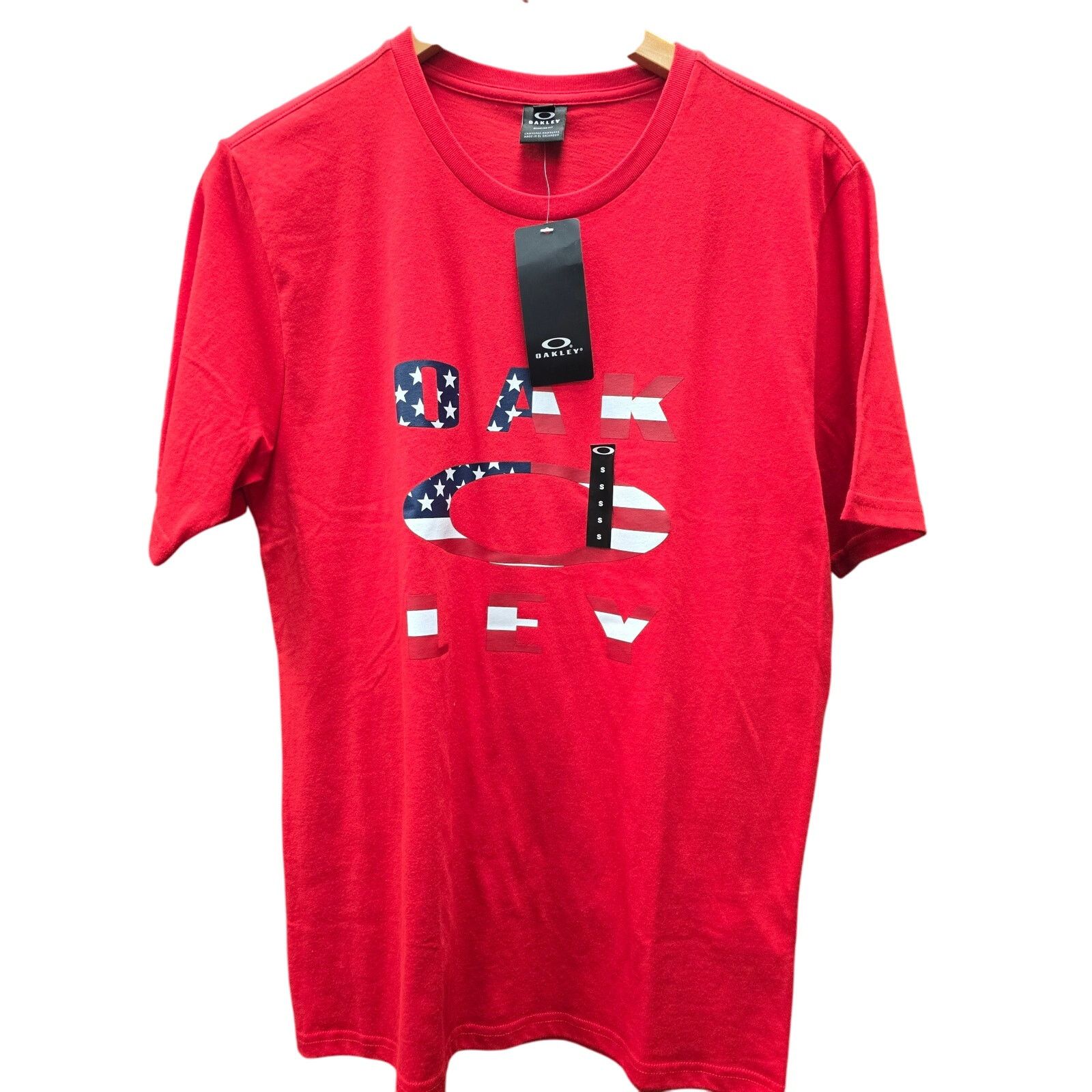 Oakley NWT, Oakley Red T-shirt with Flag Logo, Men's Small Size US S / EU 44-46 / 1 - 1 Thumbnail