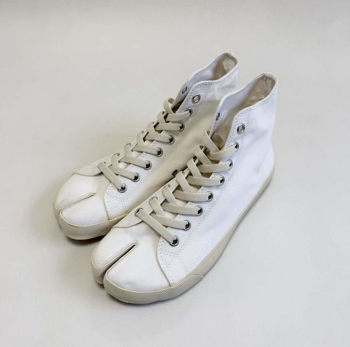 Maison Margiela White Canvas High Top Tabi Sneakers Size US 9 / EU 42 - 1 Thumbnail