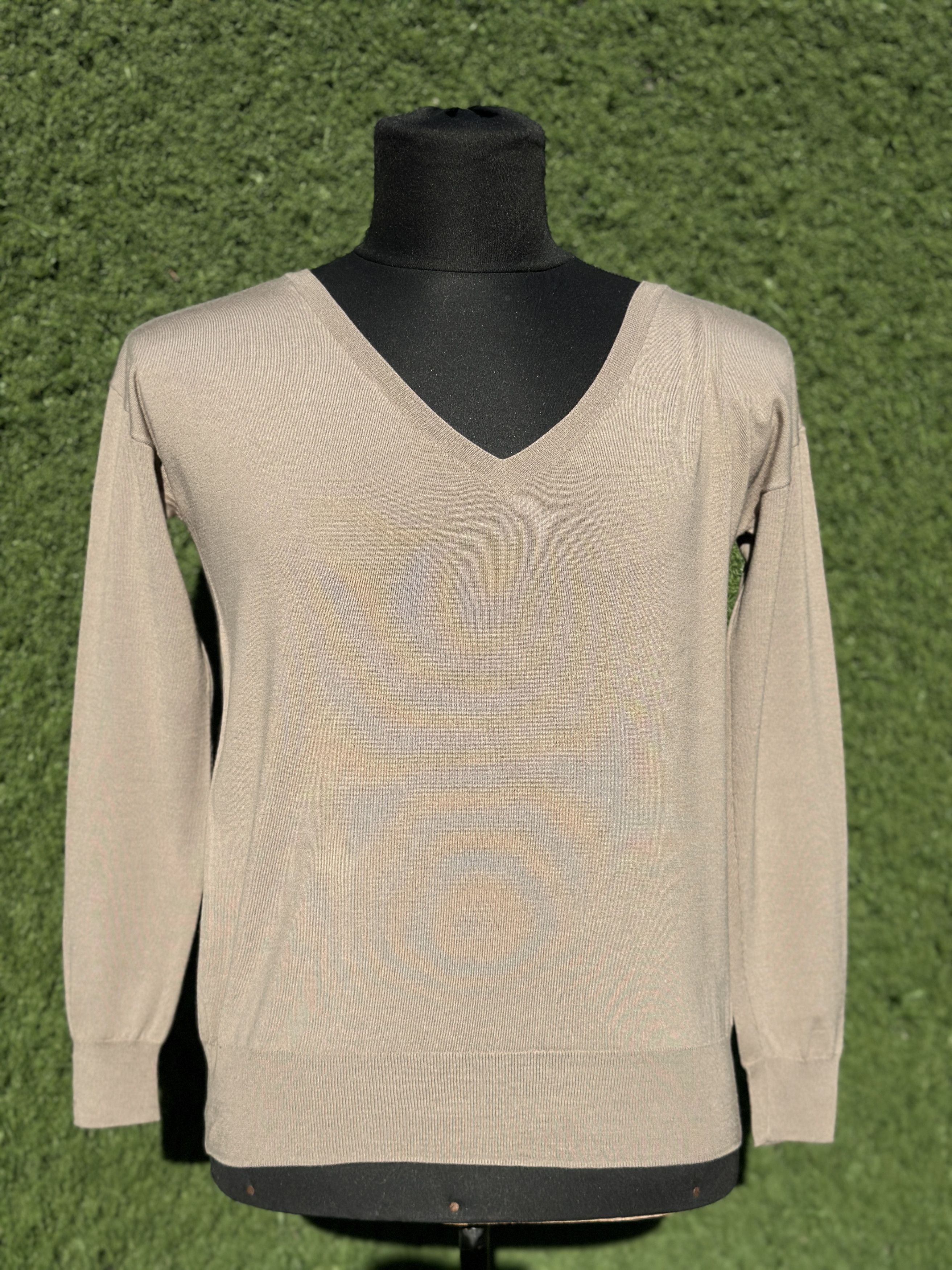 Ralph Lauren Purple Label Ralph Lauren Purple Label V-Neck Wool Knit Sweater Size S Size S / US 4 / IT 40 - 1 Thumbnail