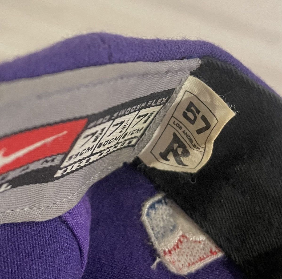 Nike Vintage Nike LA Lakers Wool Fitted Hat Mens Size Large 7 3/8 Size ONE SIZE - 7 Thumbnail