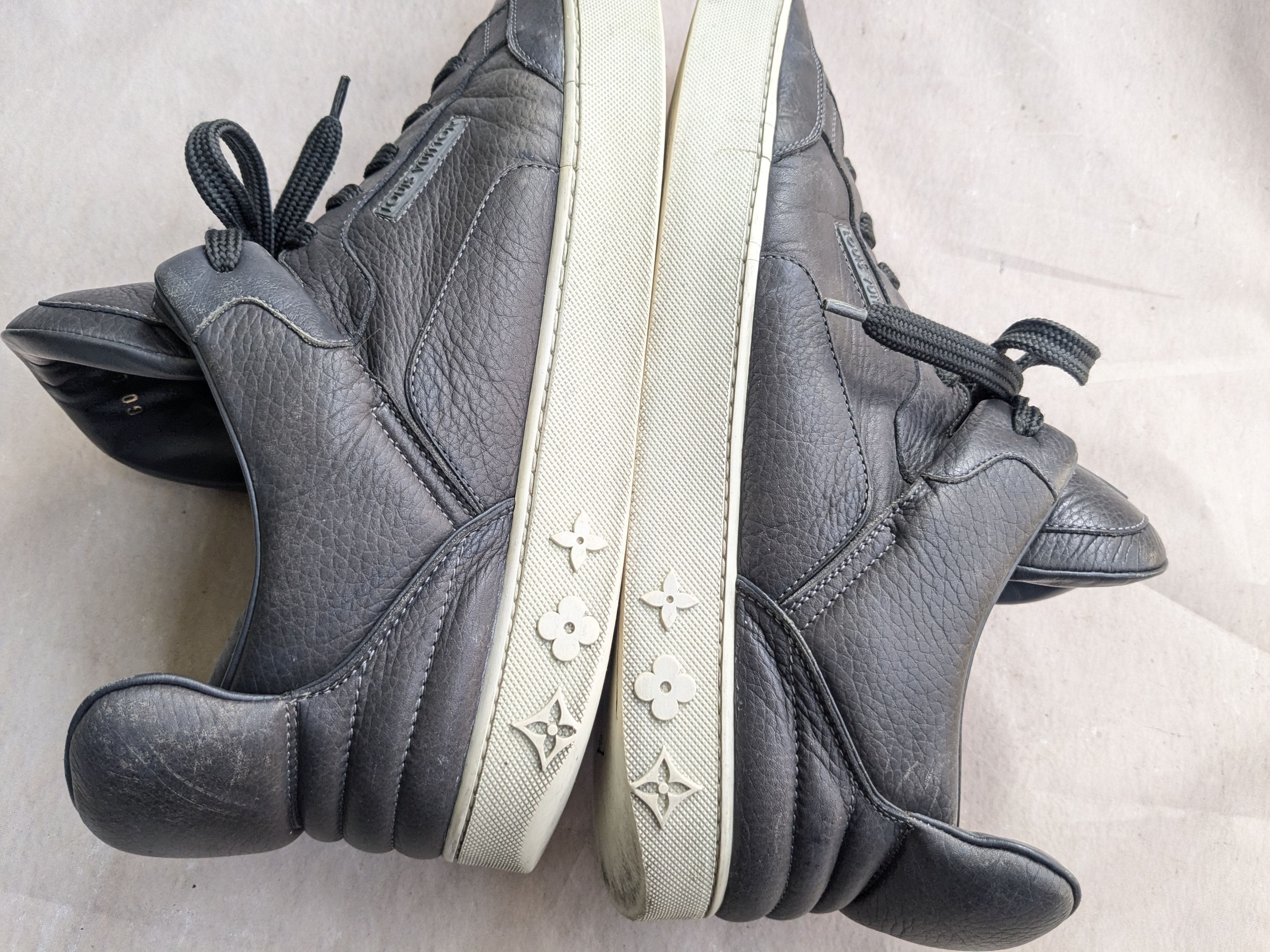 Kanye West × Louis Vuitton Louis Vuitton Dons Kanye West Gray Leather Low Tops 11 Size US 11 / EU 44 - 14 Thumbnail