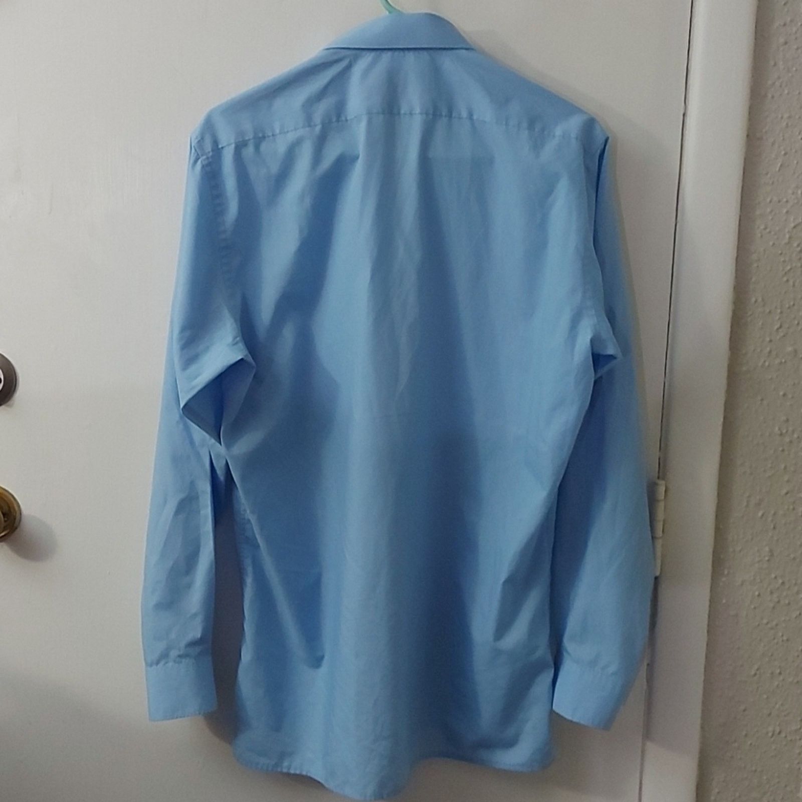 Van Heusen Van Heusen Light Blue Dress Shirt 15 1/2 Business Casual Size US XS / EU 42 / 0 - 2 Thumbnail