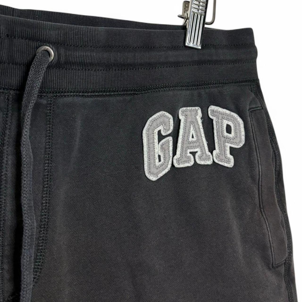 Gap Vintage Y2K Gap Faded Black Sweatshorts Size US 35 - 2 Thumbnail