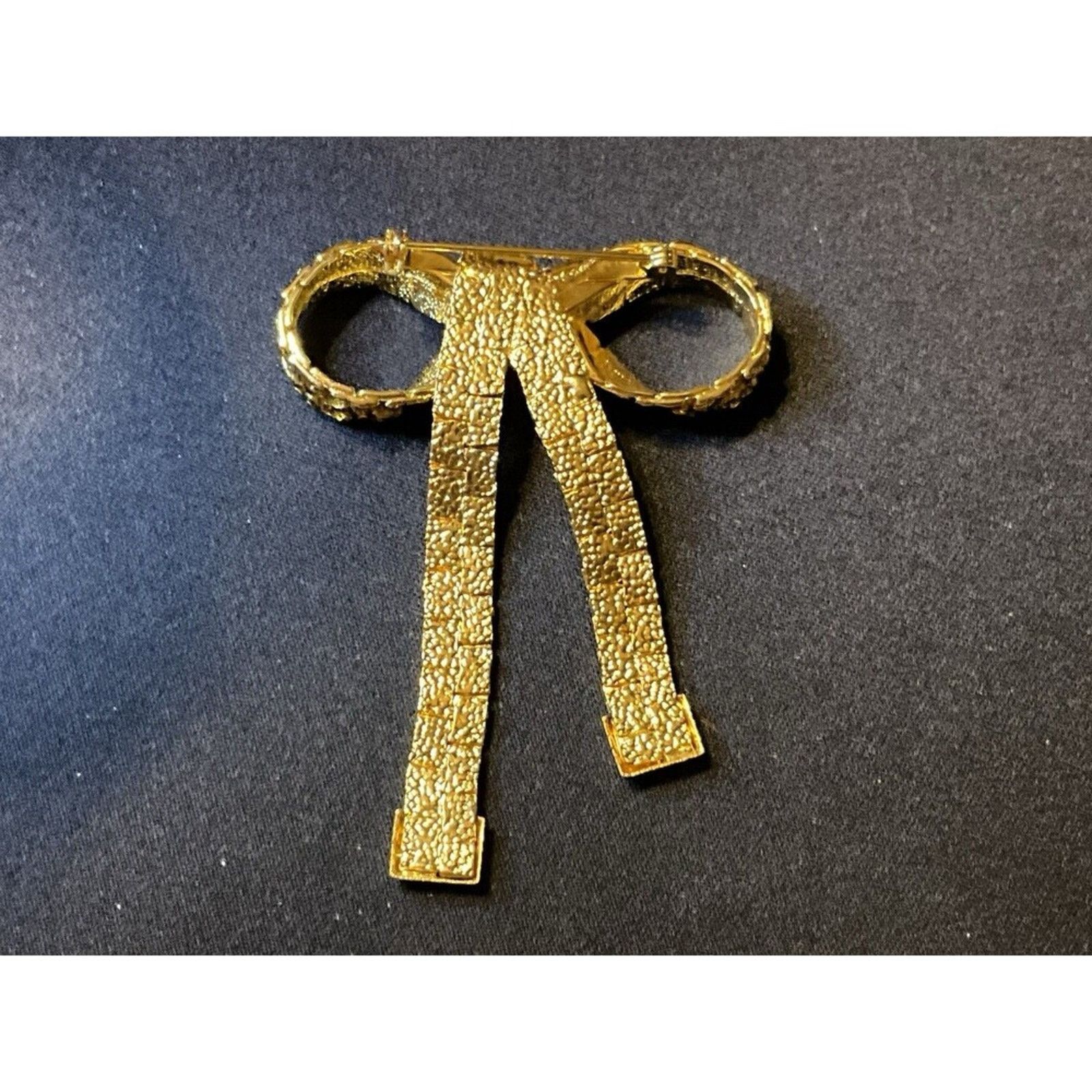 Other Textured Gold Tone Nugget Bow And Ribbon Brooch Size ONE SIZE - 6 Thumbnail
