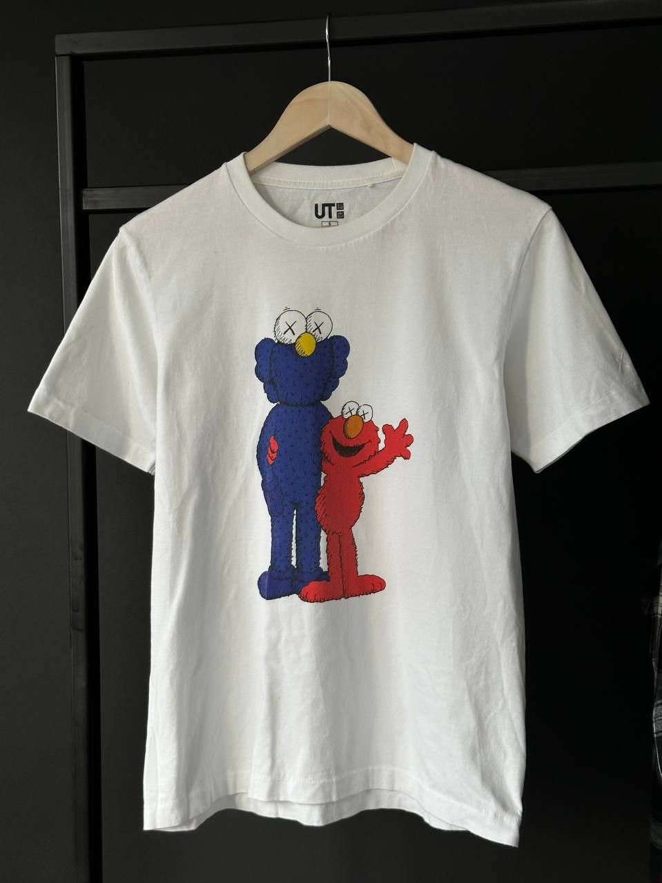 Uniqlo Kaws Uniqlo Sesame Street Companion Tee Size US S / EU 44-46 / 1 - 1 Thumbnail