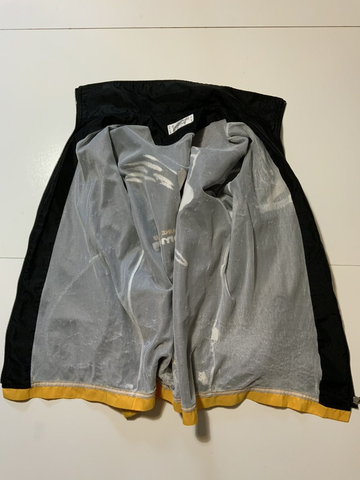 Vintage Vintage 90s Australian Boomerang Dog Windbreaker Zip Jacket Size US L / EU 52-54 / 3 - 7 Thumbnail