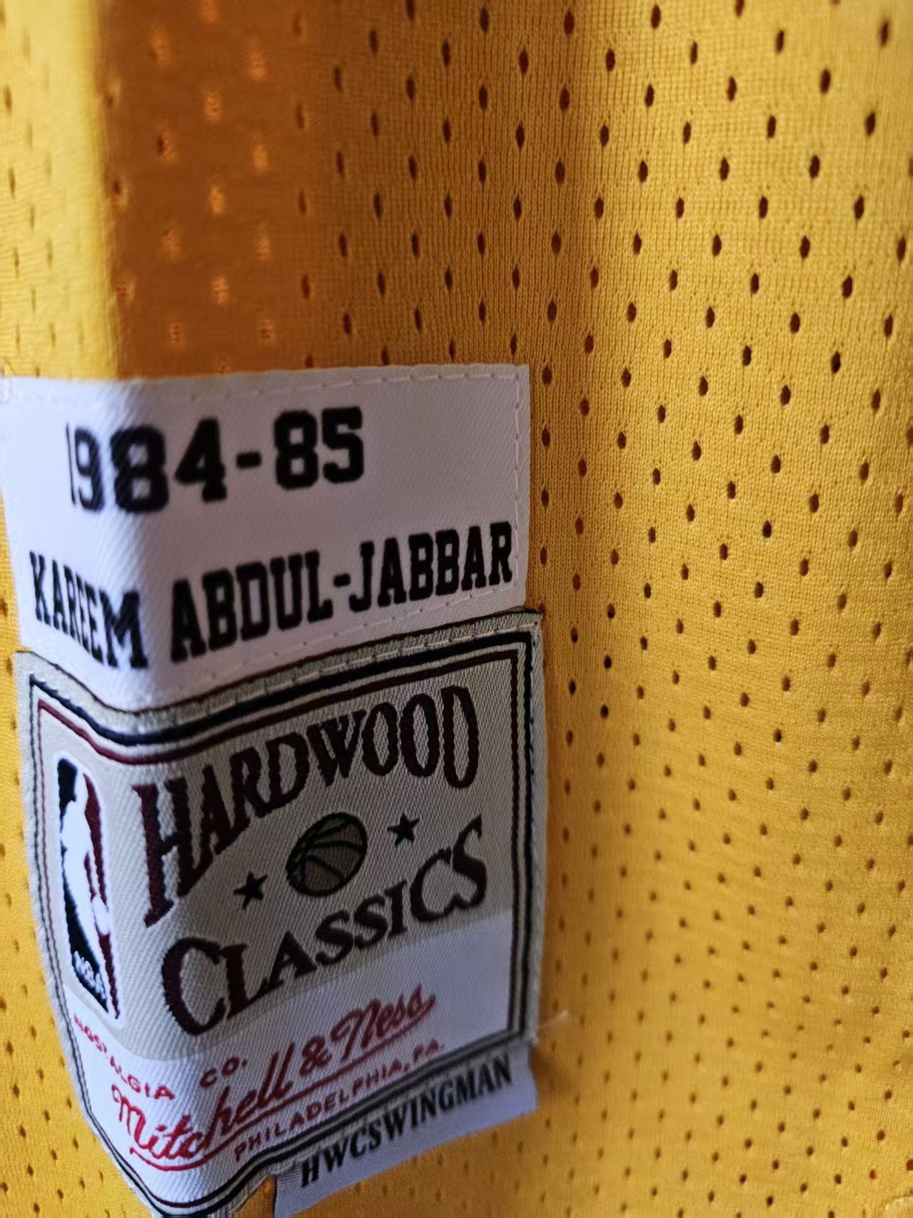 NBA Lakers 33 Abdul-Jabbar Jersey Size US S / EU 44-46 / 1 - 4 Thumbnail