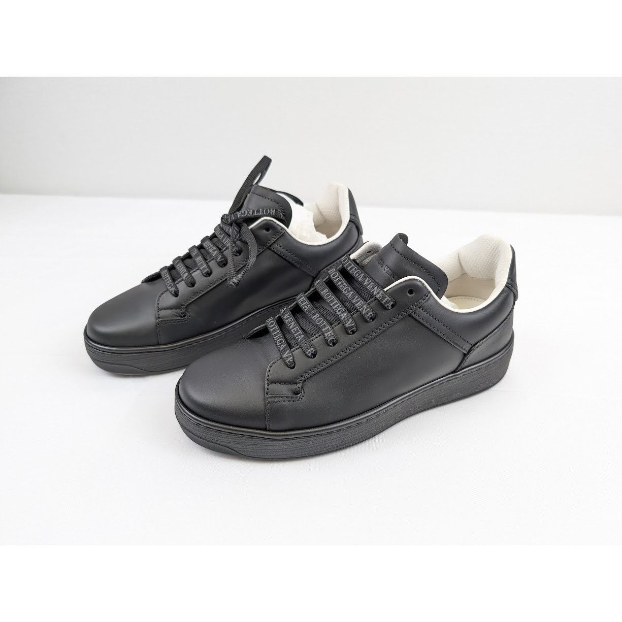 Bottega Veneta o1rshd1 Bolt Calf Low-Top Sneakers in Nero Size US 6 / EU 39 - 15 Thumbnail