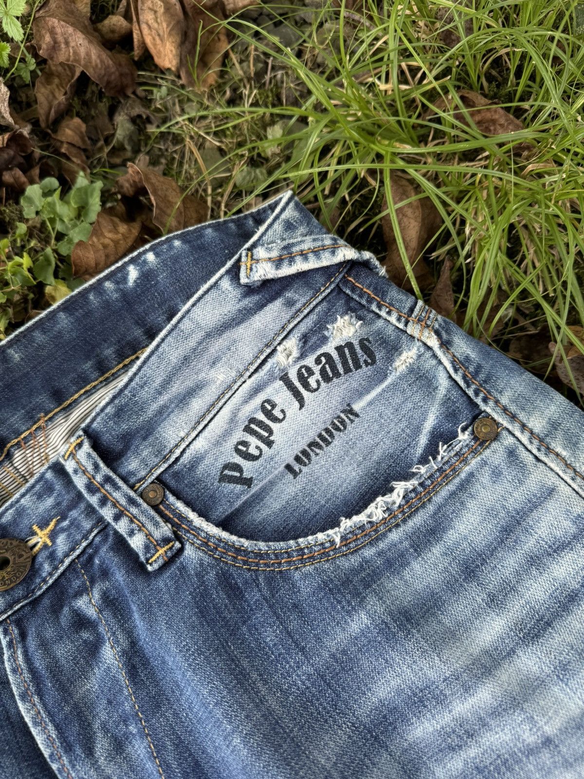 If Six Was Nine Y2K Trashed Distressed jeans straight fit pants Size US 32 / EU 48 - 7 Thumbnail