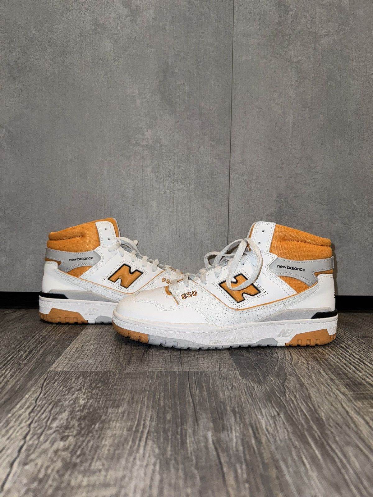 New Balance Men’s New Balance 650R White/Canyon Size US 9 / EU 42 - 1 Thumbnail