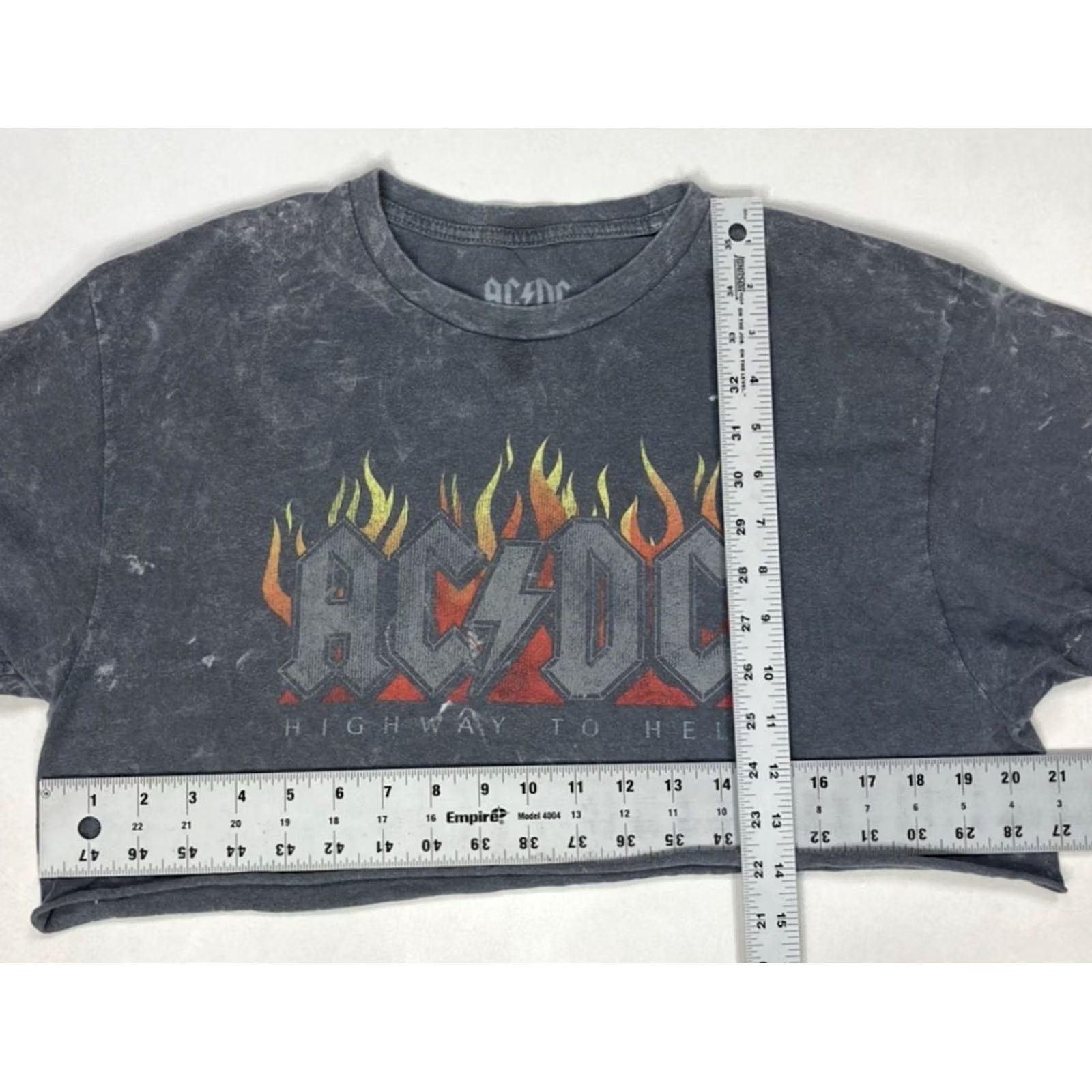 Vintage AC/DC Crop Graphic T-shirt Women Large Gray Acid Wash Short Sleeve Music Size L / US 10 / IT 46 - 4 Thumbnail