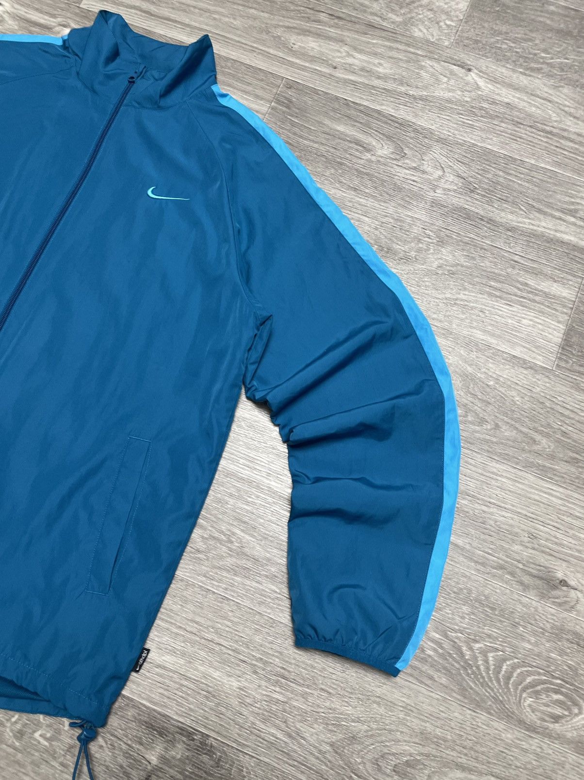 Nike Vintage Nike Blue Swoosh Logo Truck Jacket Y2K Size US L / EU 52-54 / 3 - 5 Thumbnail