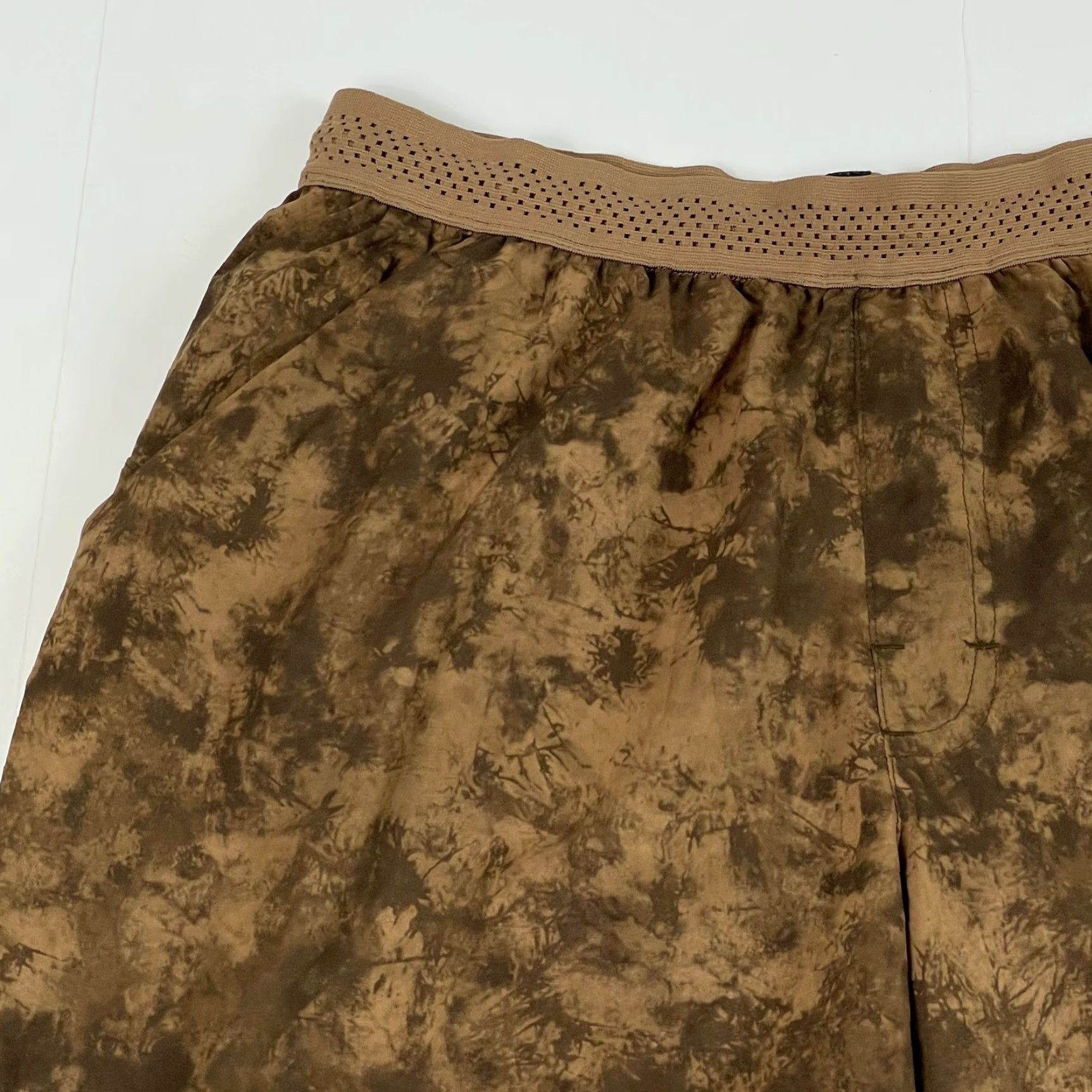Vintage VRST Shorts Mens S Brown Tie Dye Lined 6.5in Inseam Athletic Pockets Moisture Wicking Drawstring Reflective Size US 26 / EU 42 - 2 Thumbnail
