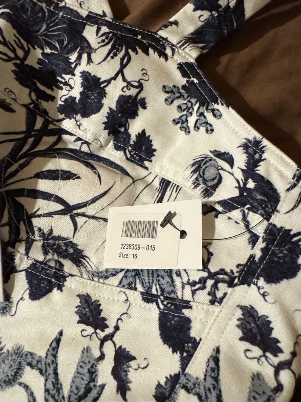 Erdem ERDEM White and Navy Botanical Cross-Back Crop Top Size XL / US 12-14 / IT 48-50 - 7 Thumbnail