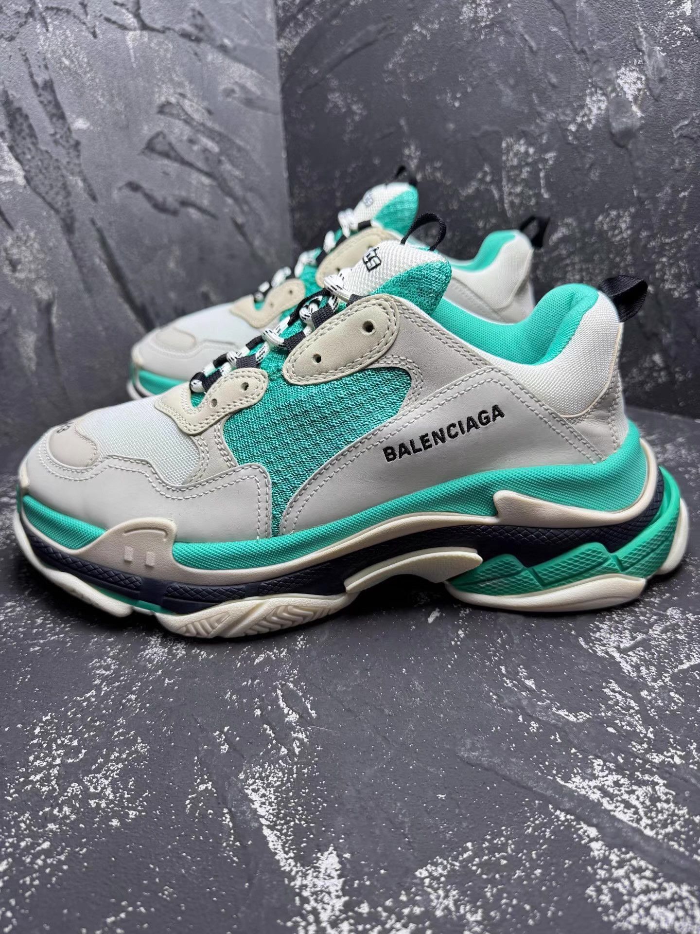 Balenciaga Balenciaga Triple S White & Green, Lake Green Q10 Size US 9.5 / EU 42-43 - 2 Thumbnail
