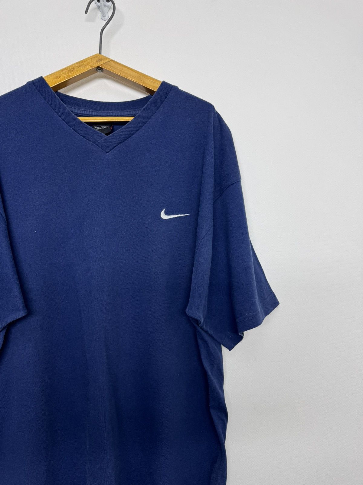 Nike Vintage Y2k Nike Swoosh Logo T-Shirt 00’s Size US M / EU 48-50 / 2 - 1 Thumbnail