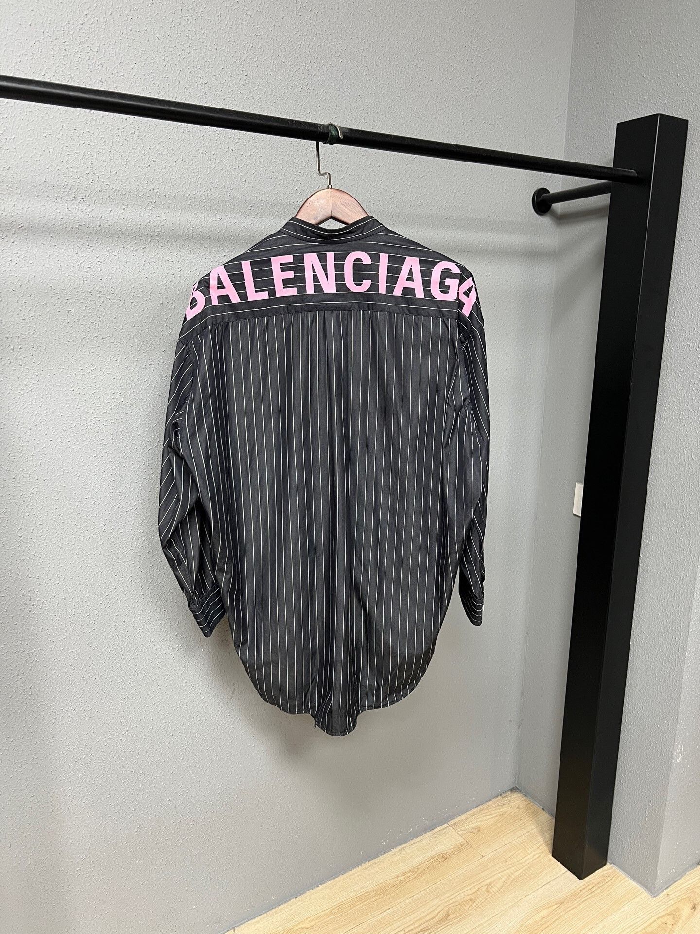 Balenciaga Balenciaga Striped Button-Up Shirt in Pink Size S / US 4 / IT 40 - 1 Thumbnail