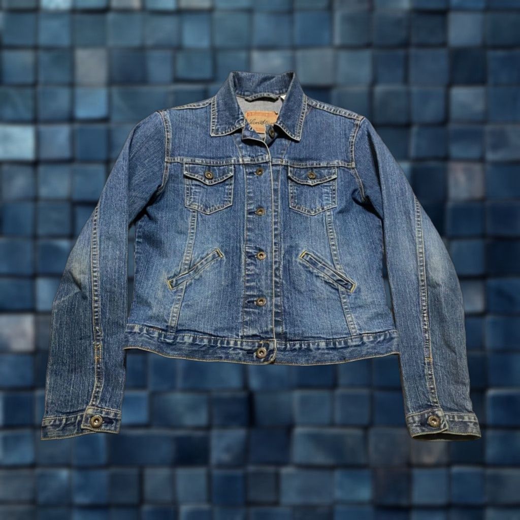 Levi's Levi's Womens Small Jean Jacket Blue Denim Signature Trucker Button Up Pockets Size 28" / US 6 / IT 42 - 1 Thumbnail