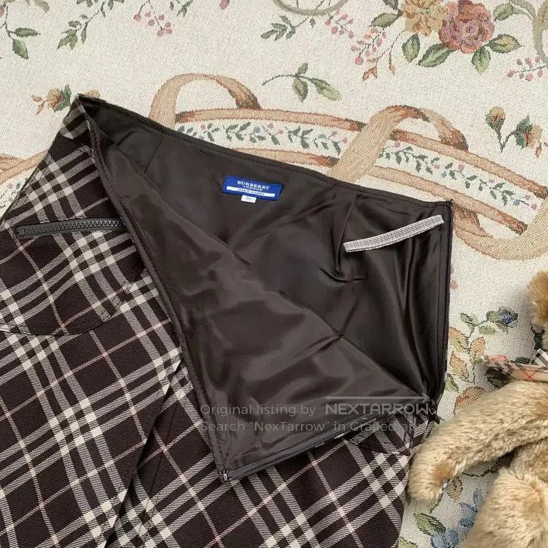 Burberry Burberry Brown Wool Midi Skirt. Size 23" - 4 Thumbnail