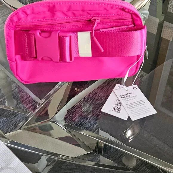 Lululemon Lululemon Athletica Belt Bag, Everywhere { Sonic Pink } Size ONE SIZE - 5 Thumbnail