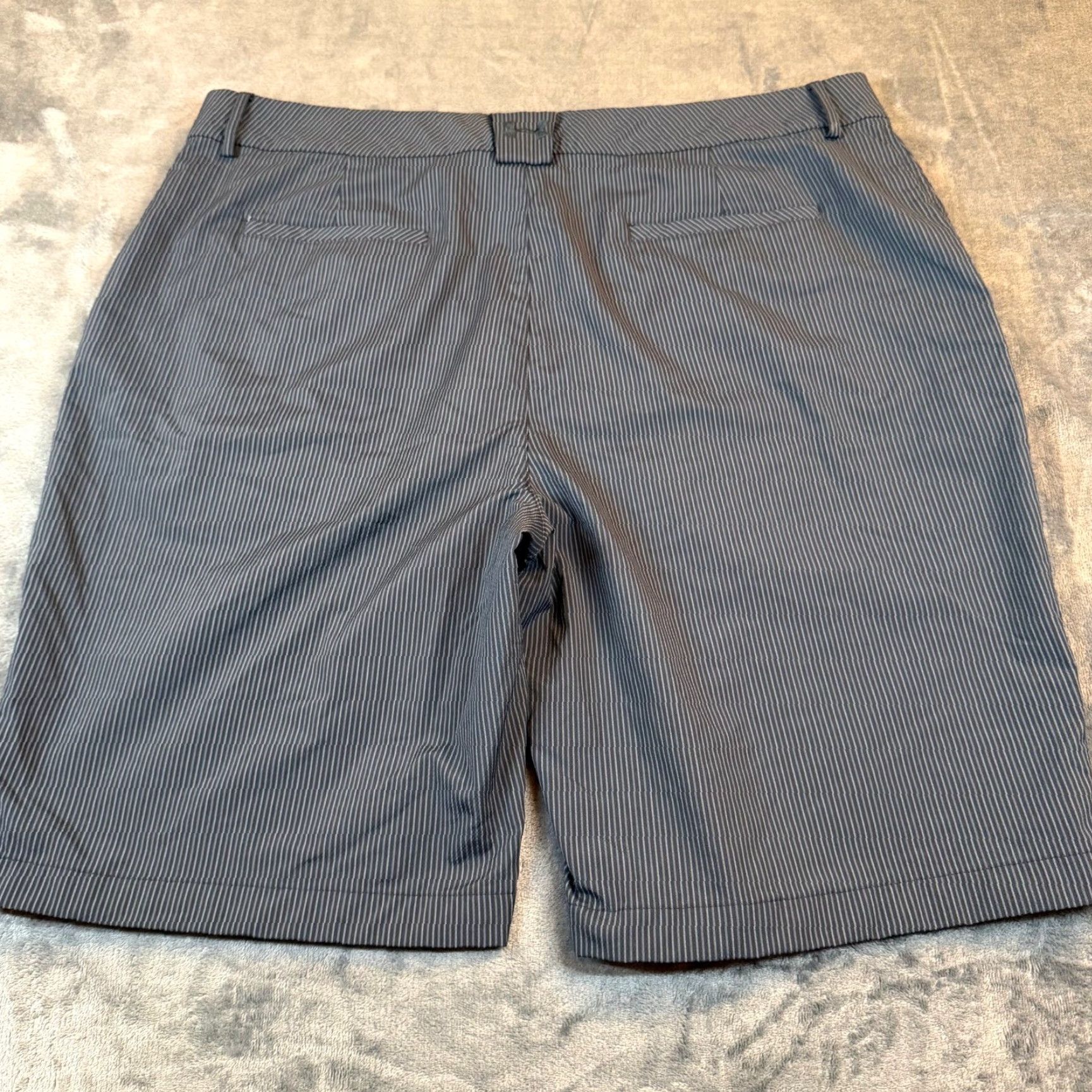 Under Armour Under Armour Golf Shorts Mens Size 40 Navy Blue Striped Performance Stretch Mockup Size US 40 / EU 56 - 3 Thumbnail