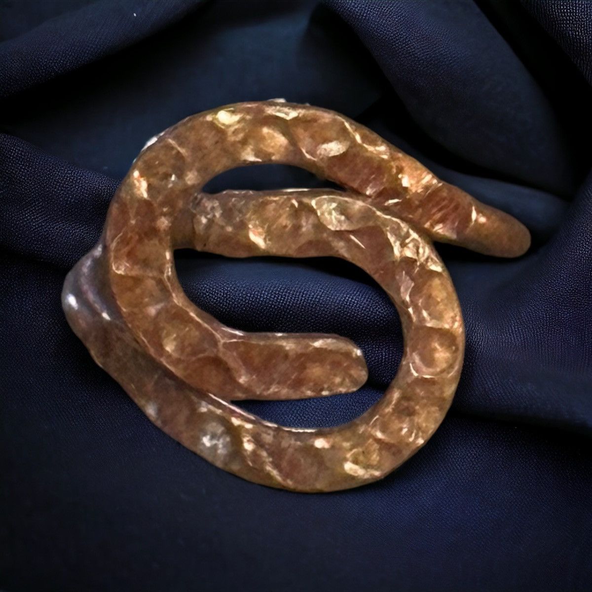 Vintage Vintage copper hammered swirl ring Size ONE SIZE - 1 Thumbnail