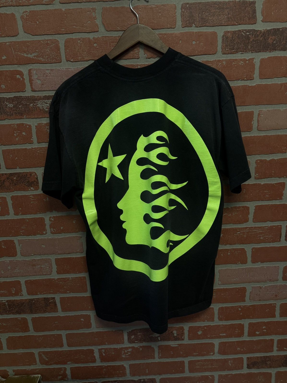 HELLSTAR Hellstar Black Neon Logo Tee Shirt 100% Authentic Size XS Size US XS / EU 42 / 0 - 11 Thumbnail