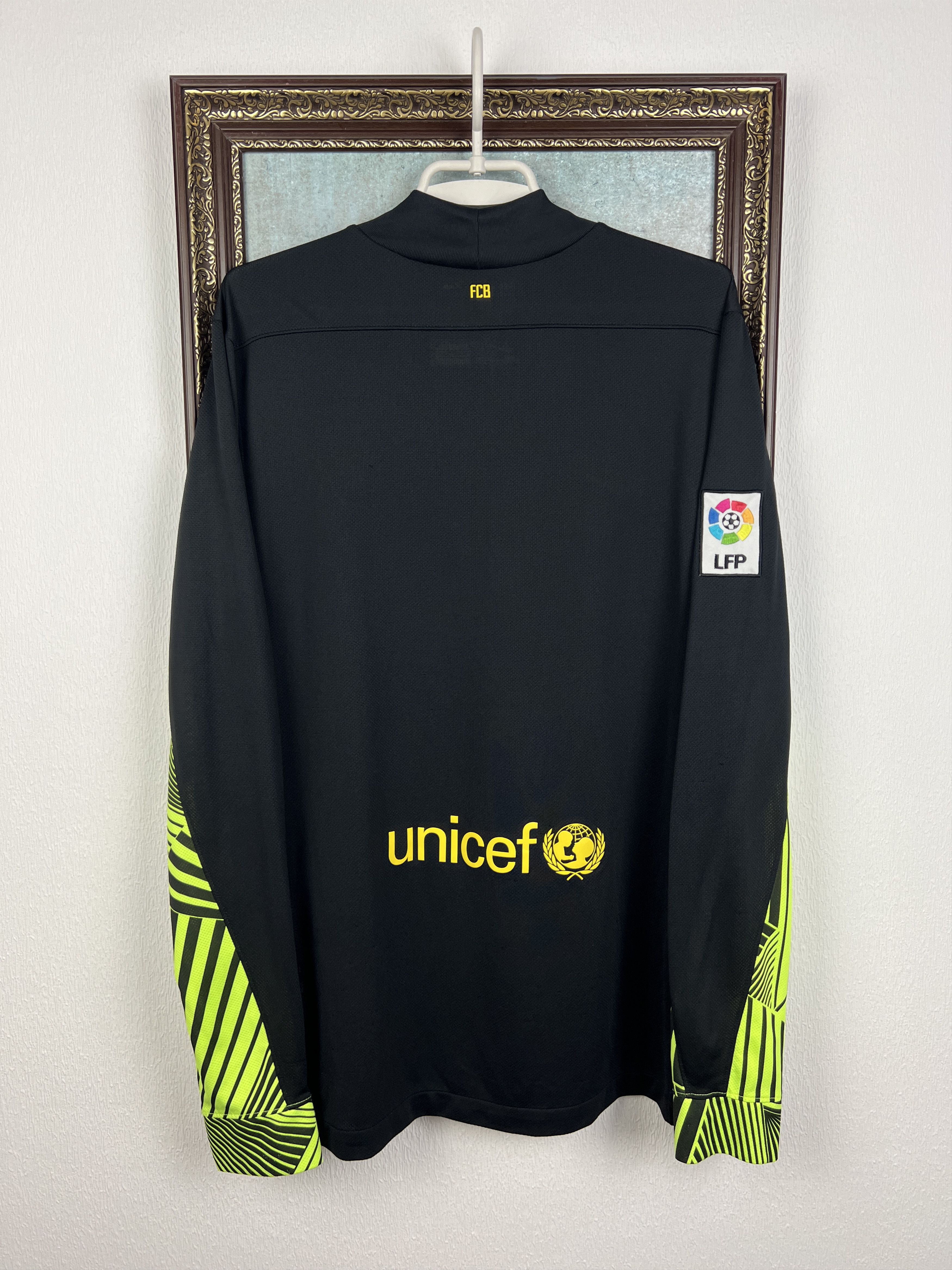 Nike Barcelona Goalkeeper football shirt Soccer Jersey Trikot Size US M / EU 48-50 / 2 - 10 Thumbnail